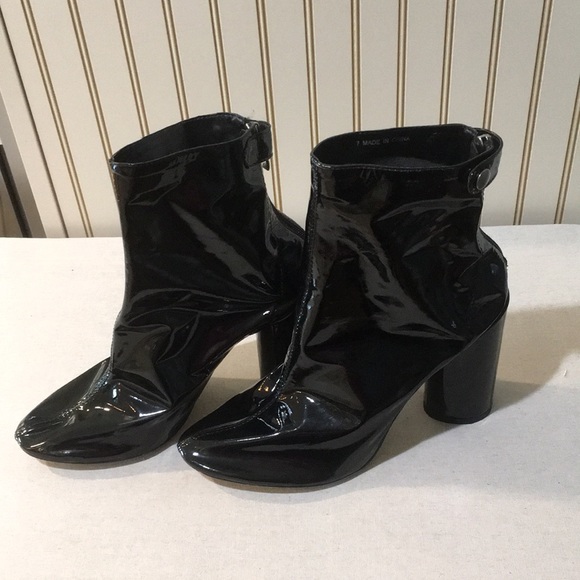 Heeled booties - Picture 3 of 3